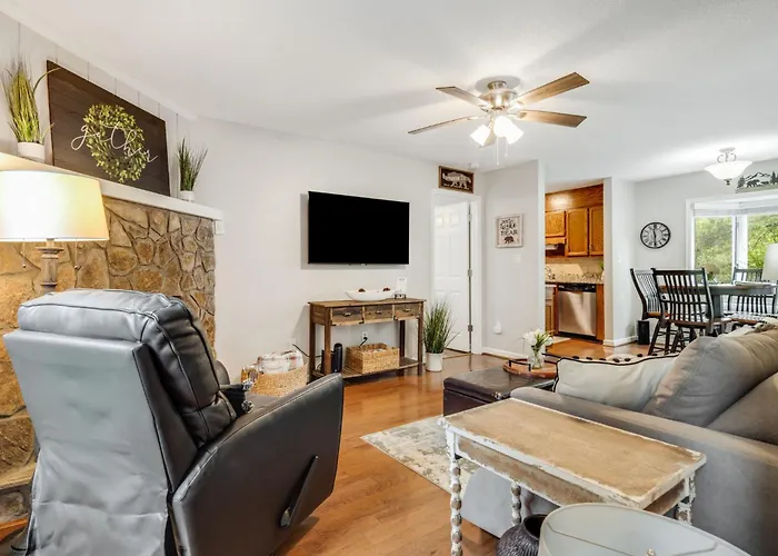 Brook Haven Condo - Downtown Blowing Rock Ground Floor Fully Stocked With 2 King Beds