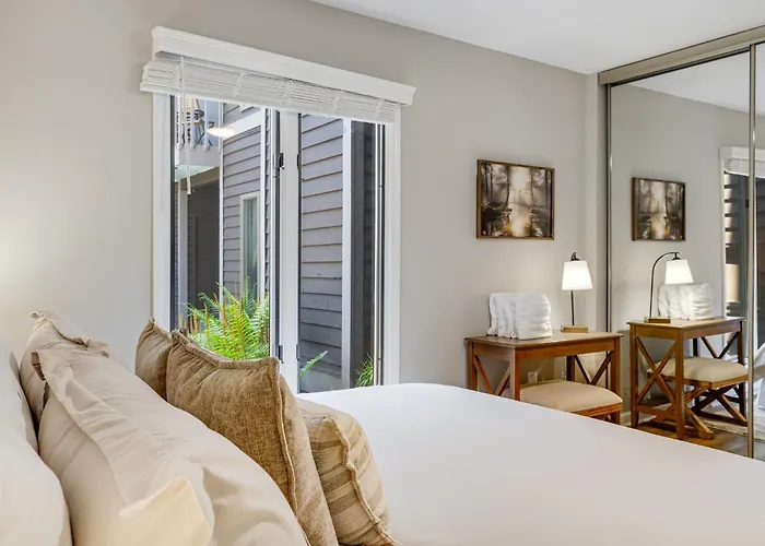 New 2026 Renovated 1St Floor Condo - Walk To Main